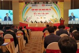 Thủ tướng Nguyễn Xuân Phúc tham dự Hội nghị gặp mặt các nhà đầu tư tại Nghệ An