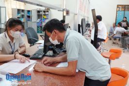 Quảng Ngãi: Giúp dân thực hiện thủ tục hành chính