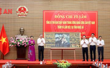 Tổng Bí thư Tô Lâm: Nghệ An phải đổi mới tư duy, đột phá, lựa chọn lối đi bền vững có chiều sâu